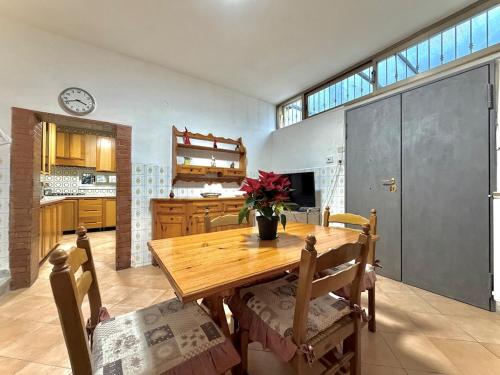 La Casa di Bijou a Napoli Materdei con giardino