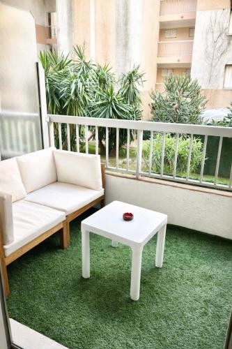 CALIF52 appartement avec terrasse à 3 min de la plage,1min tram photo 6