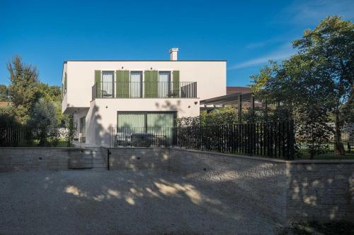 Luxury Holiday Villa Mapejana by VacayVillas
