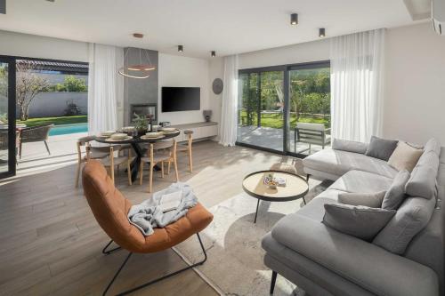 Luxury Holiday Villa Mapejana by VacayVillas