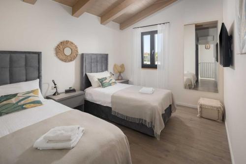 Luxury Holiday Villa Mapejana by VacayVillas