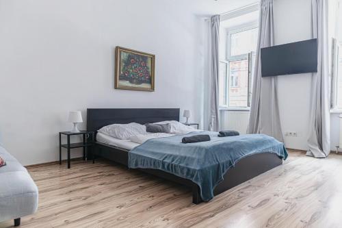 Near Westbahnhof Cozy 2BR Flat with WiFi & TV