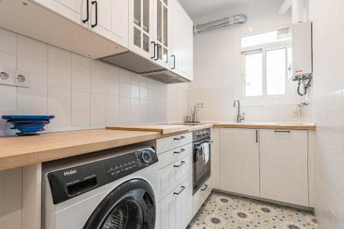 Apartamento reformado de 3 habitaciones en Sagrada Familia