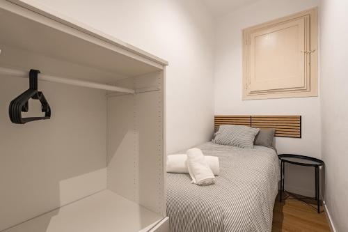 Apartamento reformado de 3 habitaciones en Sagrada Familia