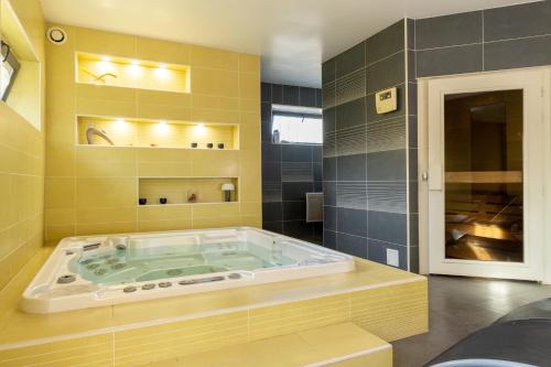 Foto Domaine de Godchure - Gîte 11 pers Jacuzzi & Sauna 1