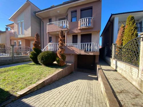 Villa Biki