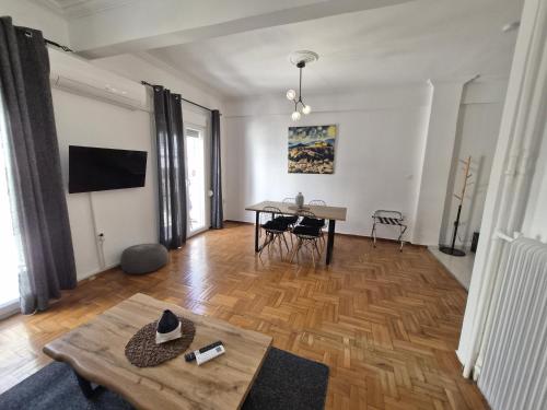 Cozy Plaka Apartment