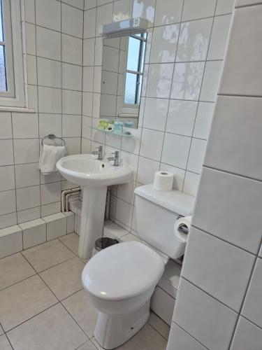 Warren Lodge tesisinde bir banyo