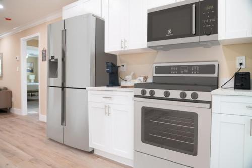 Gallery image of 3 Bedroom 2 Bath house on The Water in Tampa