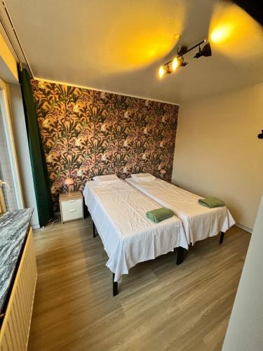a bedroom with a bed in a room at Vilvoorde city center in Vilvoorde