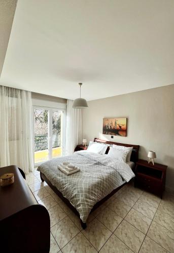 SunnySpot Apartment