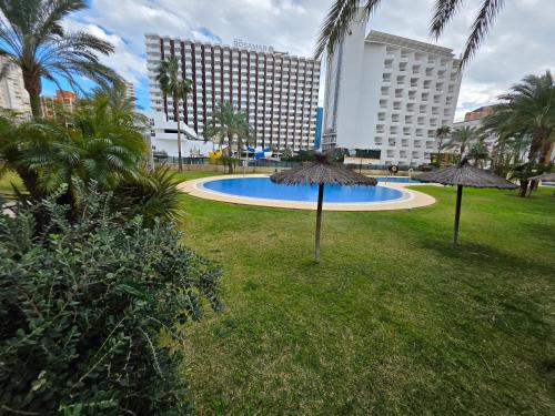 Piso a estrenar con vistas al mar en Playa Levante - Piscinas, parking y confort total