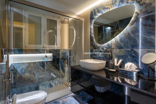 Elegant City Center 2BR, 2BA Apartment