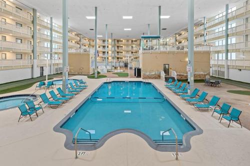 Amenities and beach access! photo 15