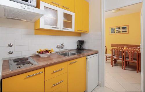 1 Bedroom Awesome Apartment In Umag