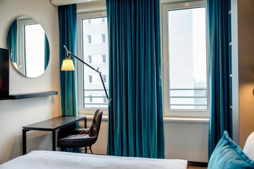 Motel One Berlin-Hauptbahnhof photo 58
