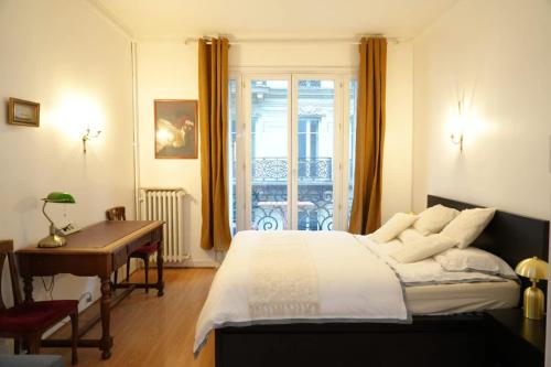 Elegant Vintage Apt with Balcony Opéra Madeleine