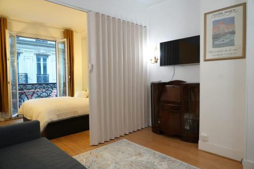 Elegant Vintage Apt with Balcony Opéra Madeleine