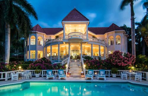 Sprawling 7BR Villa Overlooking the Sea Pool Hot Tub & Resort Access