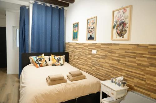 Pompidou Chic Studio in Le Marais