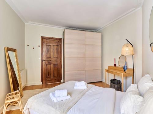 Superb Apartment Center of Paris Le Marais