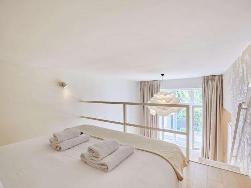 Superb Flat Heart 8th District Matignon St Honoré