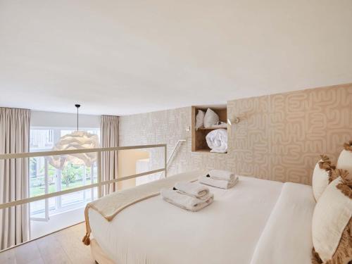 Superb Flat Heart 8th District Matignon St Honoré