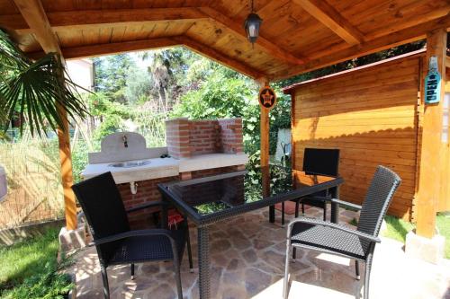 Apartments with parking space Umag - 25114