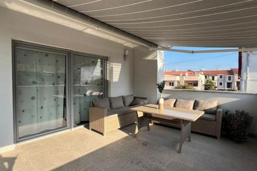 Apartments with parking space Umag - 25114