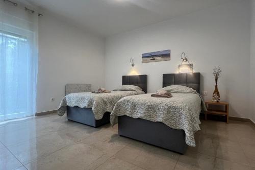 Apartments with parking space Umag - 25114