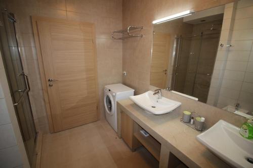 Apartments with parking space Umag - 25114