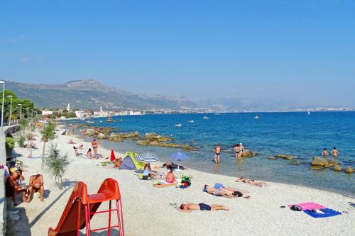 Apartments with parking space Kastel Stafilic, Kastela - 25136