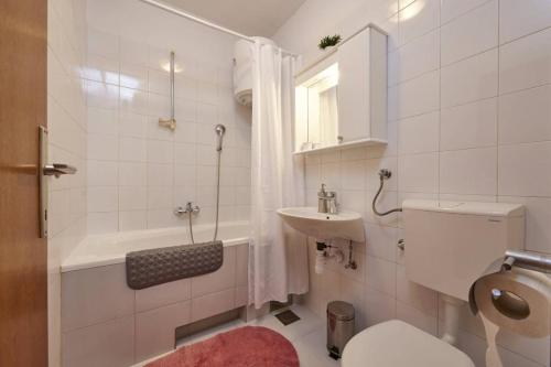 Apartments with parking space Slatine, Ciovo - 25145