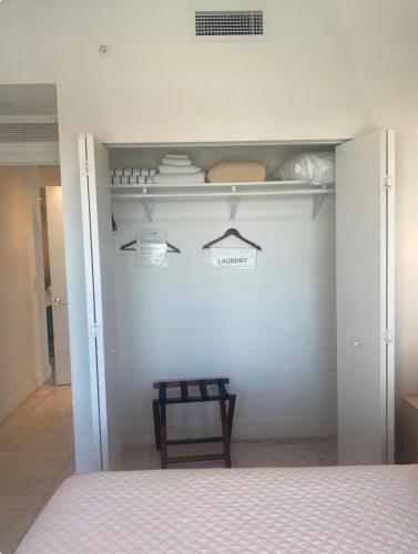Modern Brickell Apartment Free Parking Pool and Gym photo 14