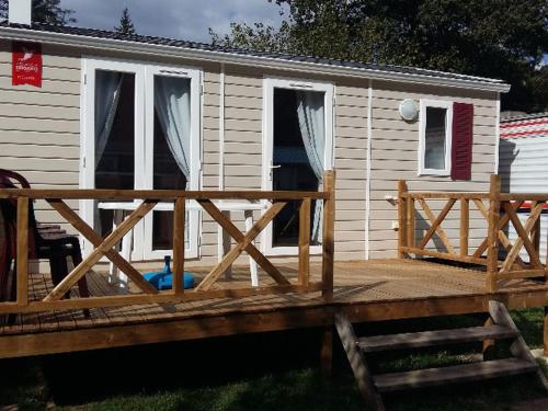 Charmant Mobil-home 4 Pers avec Terrasse à Chazelles-sur-Lyon - API-1-52-1693