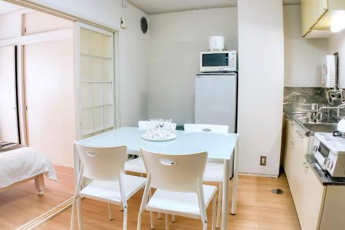 2BR 35m2 Bright Parkside Apt - JR 8 min Shinjuku