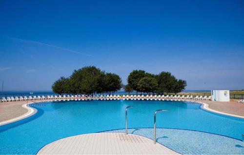 1 Bedroom Gorgeous Apartment In Umag