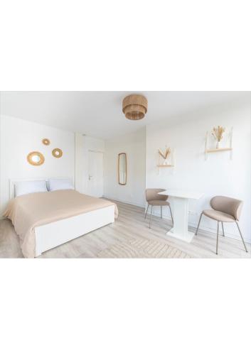 Studio lumineux, cosy et bien équipé