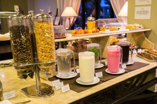 Makanan di atau berdekatan hotel