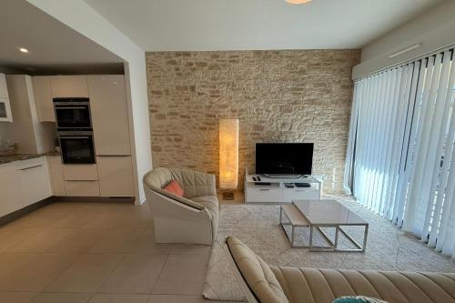 Superb apartment for 4 Sea view & terrace Private parking