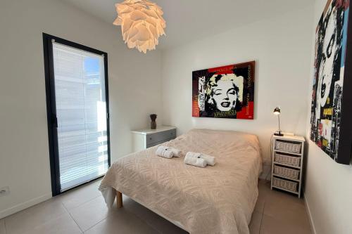 Superb apartment for 4 Sea view & terrace Private parking