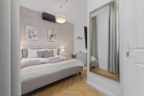 Bel Étage - 4BR Superior Family-Suite with AC - City Centre
