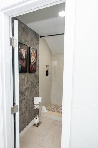 Luxury 4BR, Sleeps 12, Heated Pool, Near Universal Studios photo 100