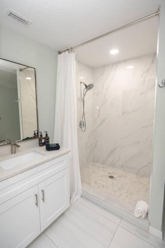 Luxury 4BR, Sleeps 12, Heated Pool, Near Universal Studios photo 102