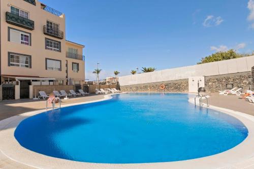 Spacious 3BR Condo With Pool, Wifi & Near Beach