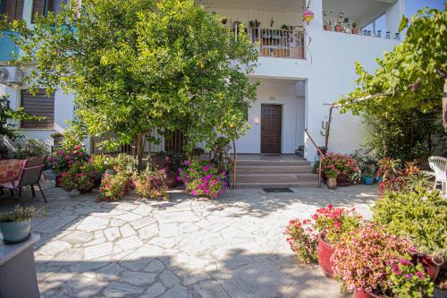 Gatzea Eden Garden - Family ROOM DELUXE