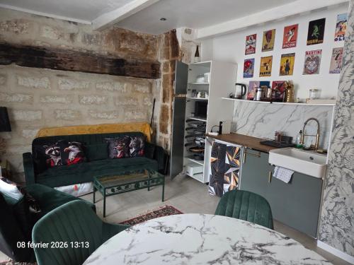 Maison intra muros, clim, terrasses avec vue sur palais jaccuzzi et garage