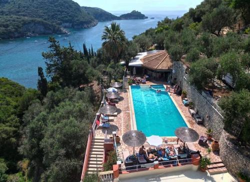 Acapulco Seaside Pool Bar and Apartments