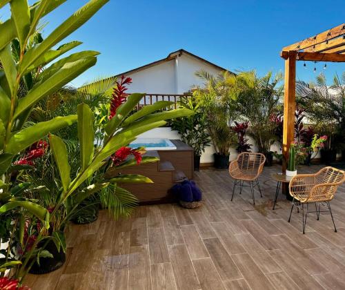 Penthouse with Jacuzzi Near Beach