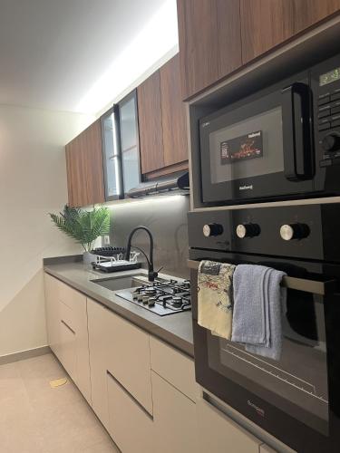 Luxury Modern Apartment in Hamra Near LAU